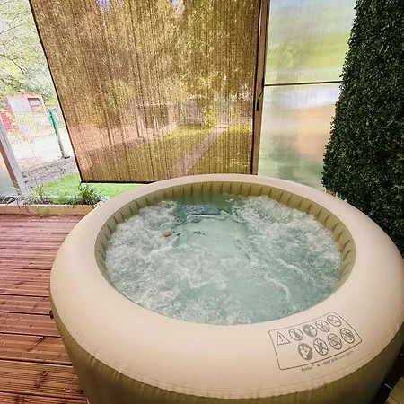 Ecrin De Private Hot Tub Secret Garden